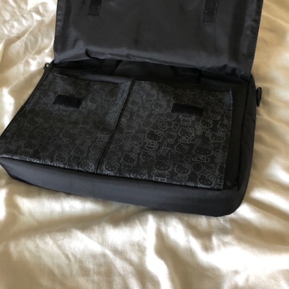 ⚡️Flash Sale⚡️Hello Kitty Notebook Bag (Black) - Picture 4 of 6